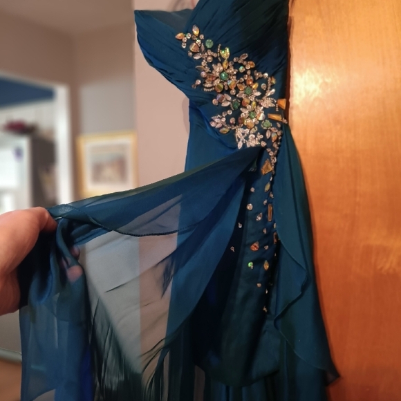 Blue iridescent, strapless, detailed gown - Picture 3 of 7